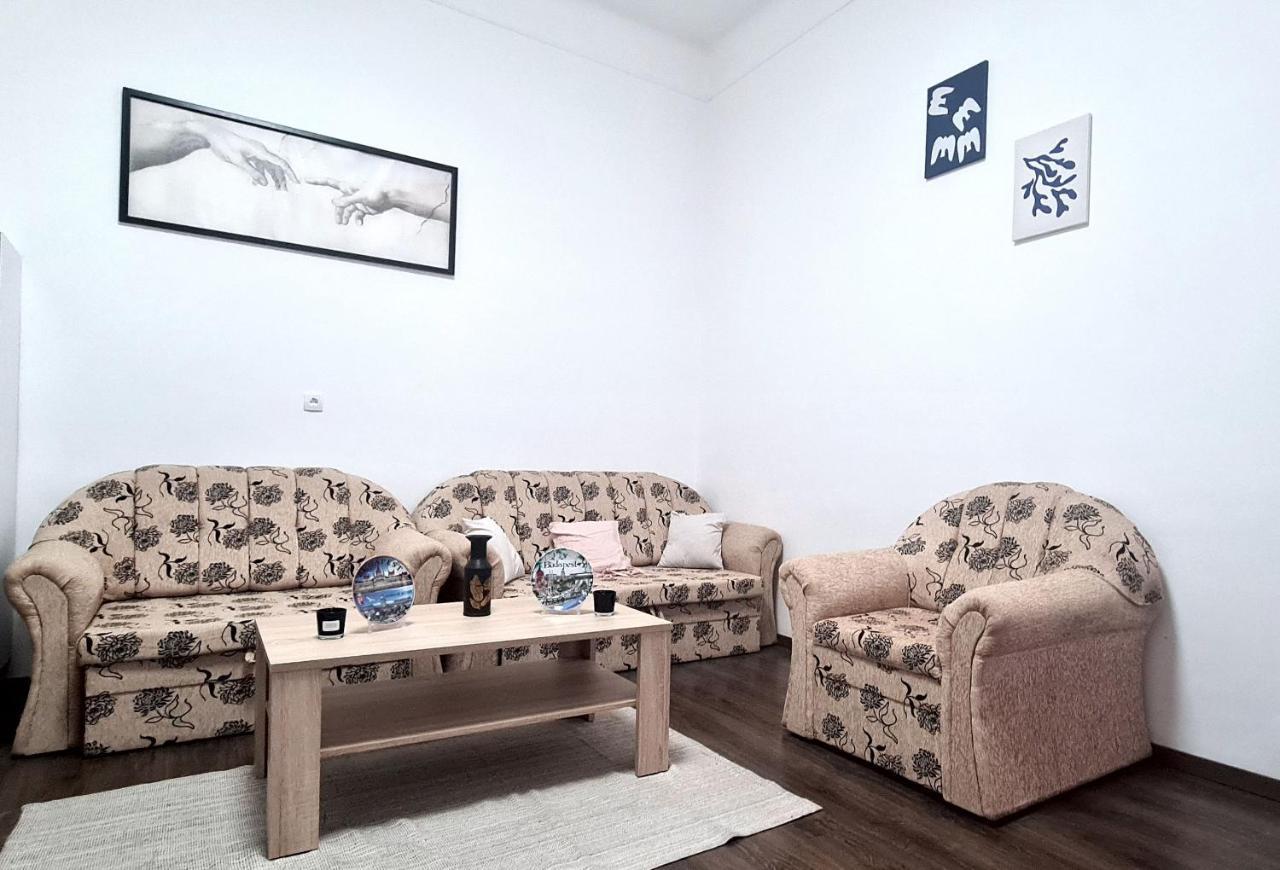 Downtown Akacfa Apartment บูดาเปสต์ ภายนอก รูปภาพ