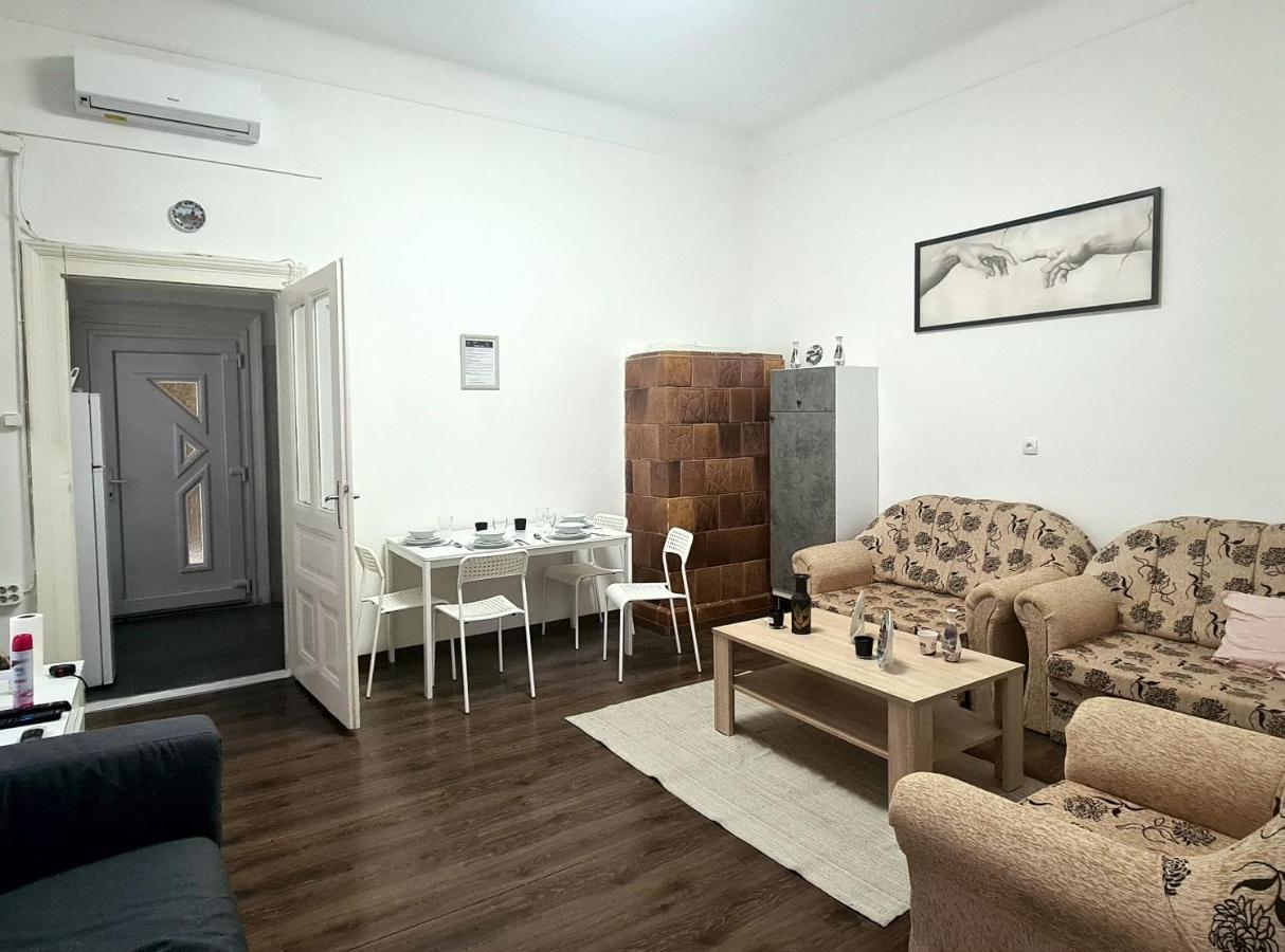 Downtown Akacfa Apartment บูดาเปสต์ ภายนอก รูปภาพ
