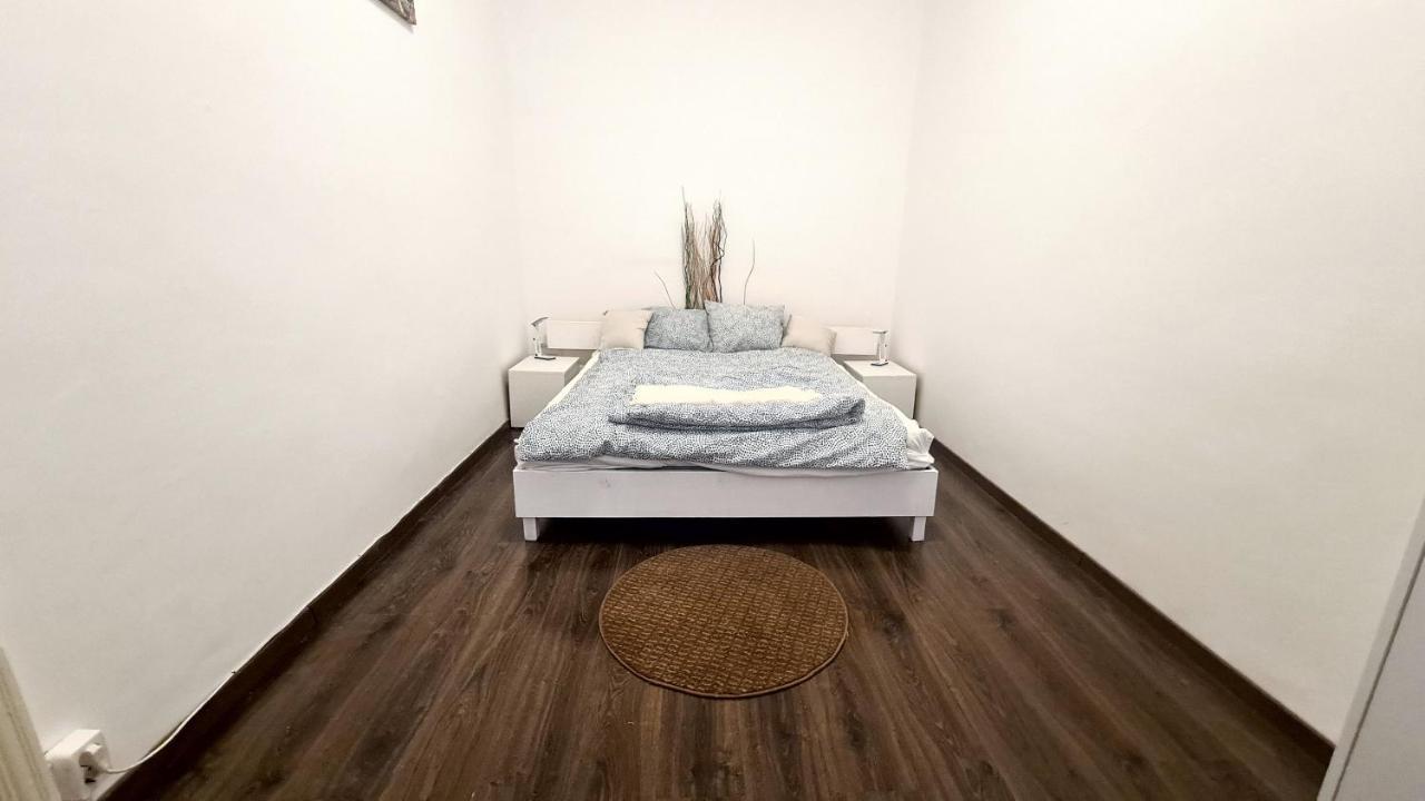 Downtown Akacfa Apartment บูดาเปสต์ ภายนอก รูปภาพ